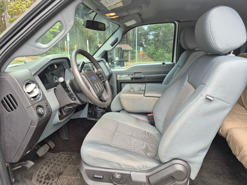 Additional photo of vehicle.