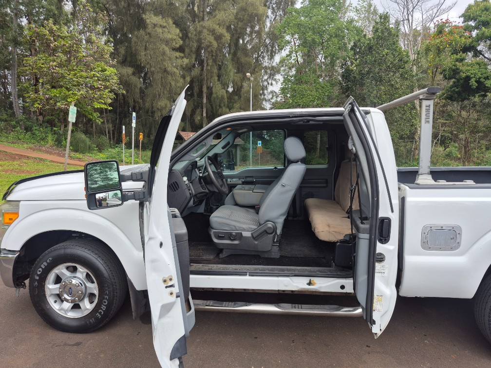Additional photo of vehicle.