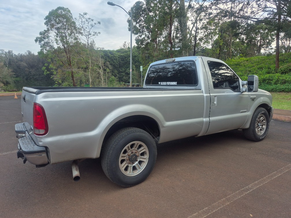 Additional photo of vehicle.
