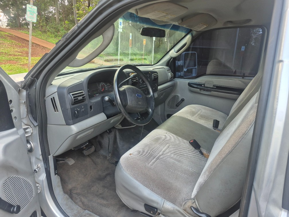 Additional photo of vehicle.