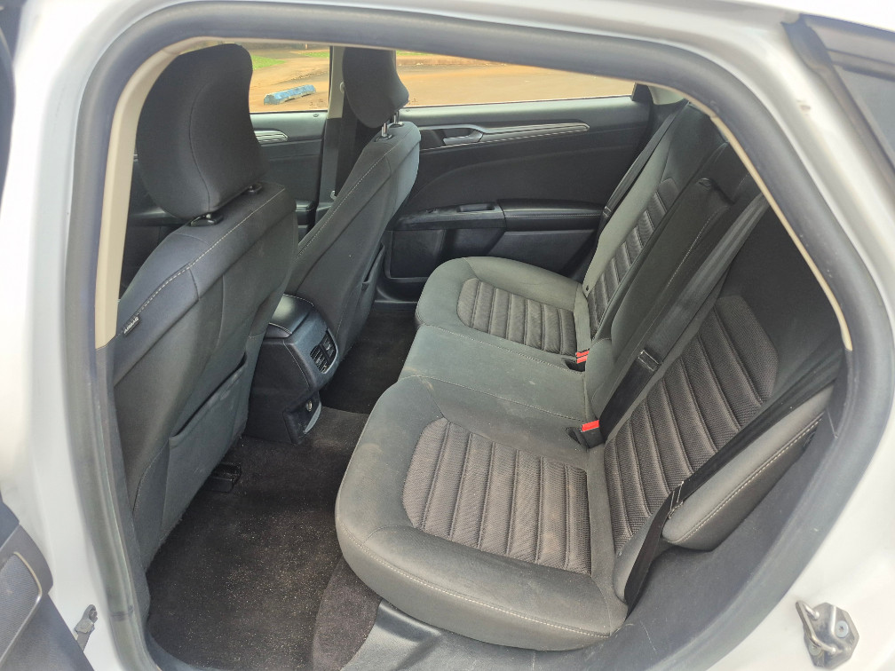 Additional photo of vehicle.