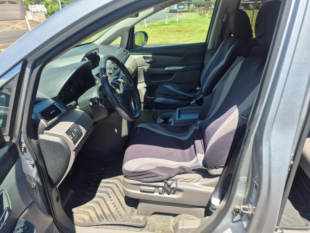Additional photo of vehicle.