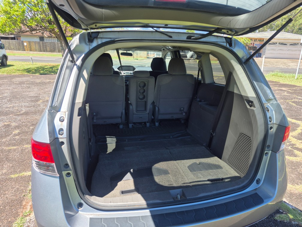 Additional photo of vehicle.