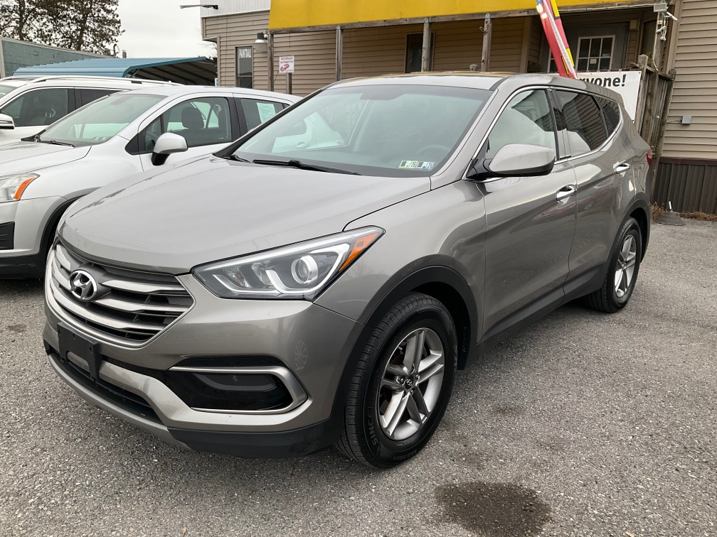 2017 Hyundai Santa Fe Base's photo