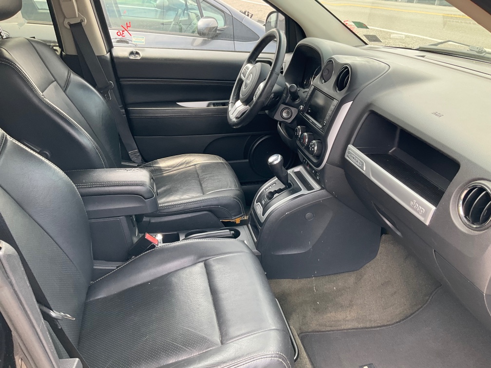 Additional photo of vehicle.