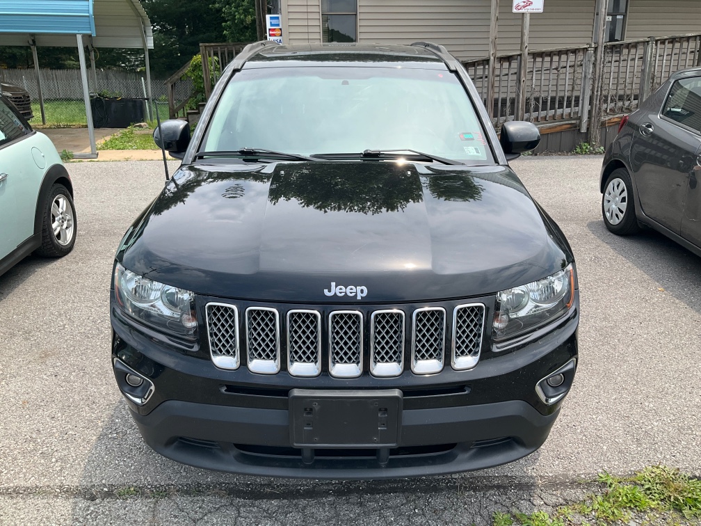 Additional photo of vehicle.