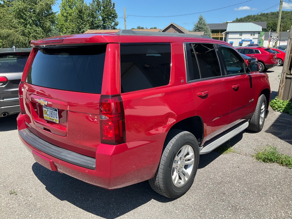 Additional photo of vehicle.