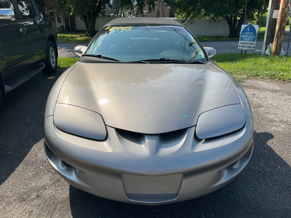 Additional photo of vehicle.