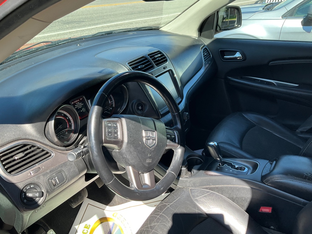 Additional photo of vehicle.