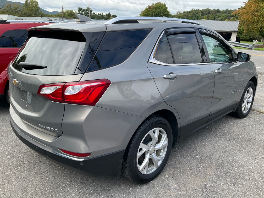 Additional photo of vehicle.