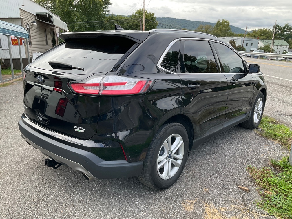 Additional photo of vehicle.