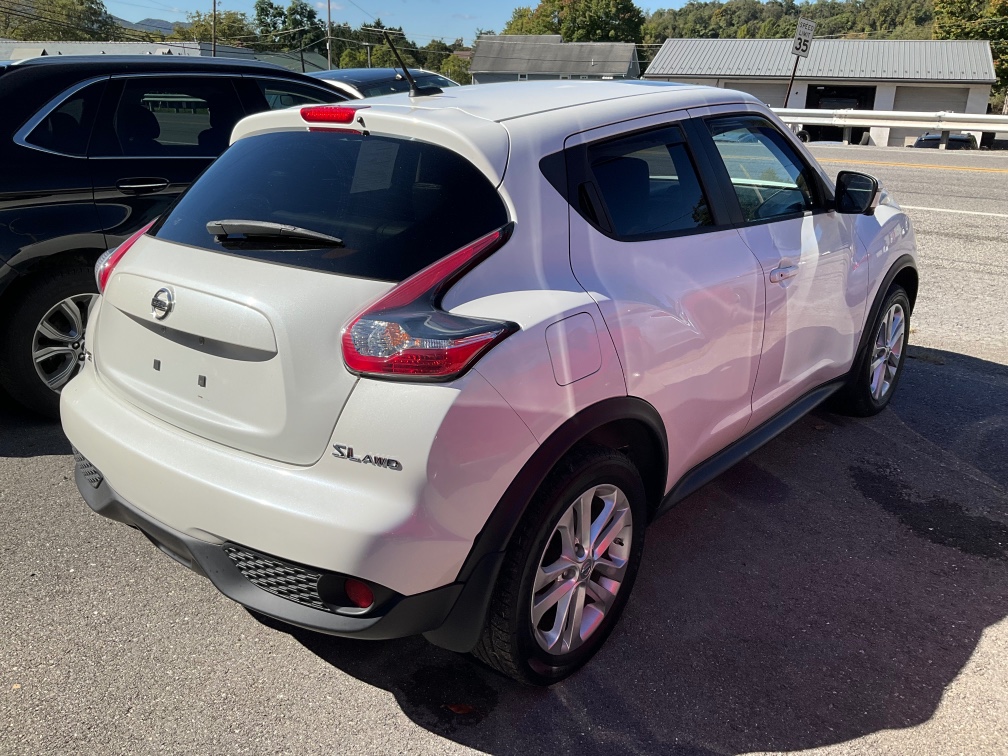 Additional photo of vehicle.