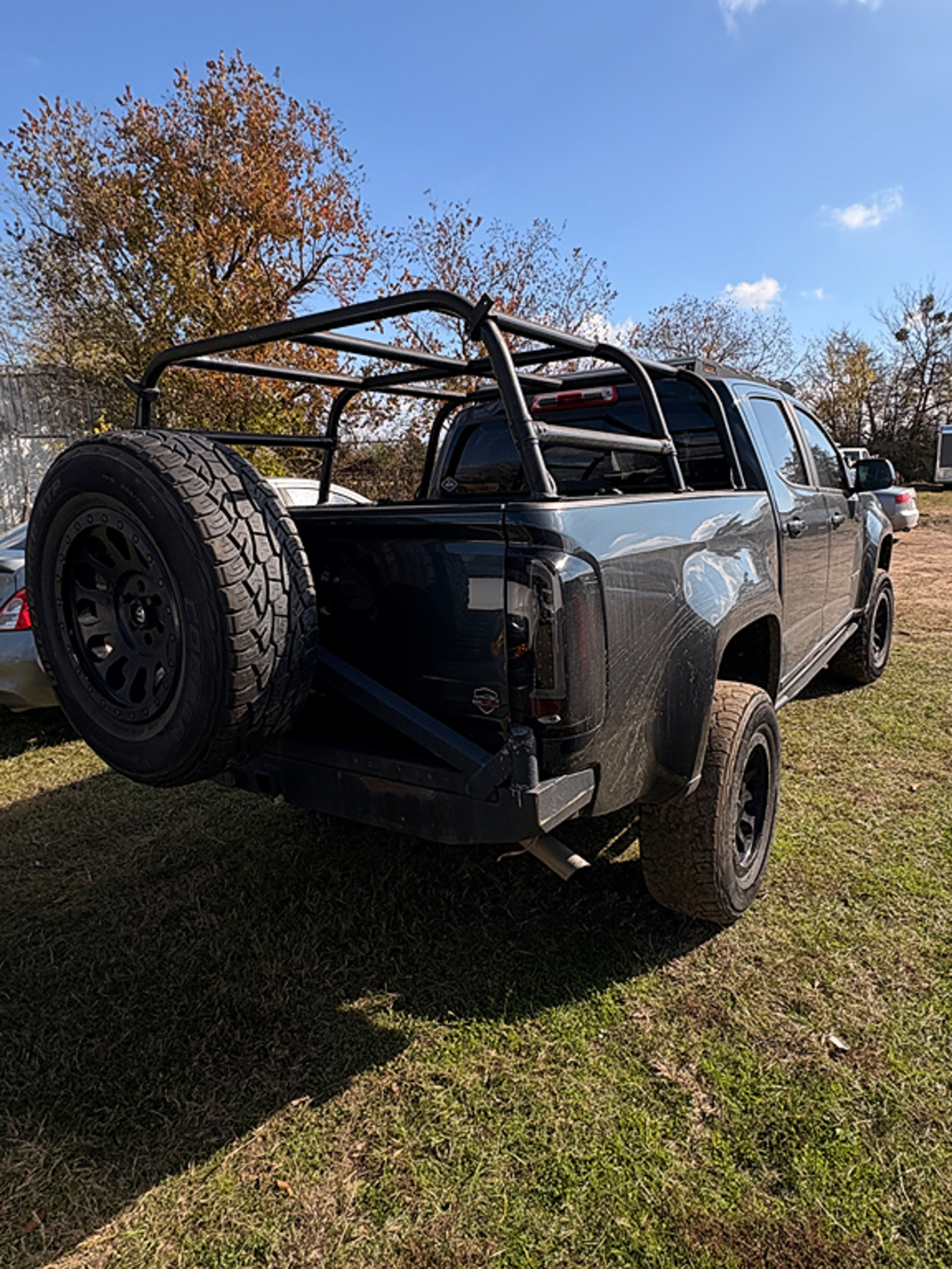 Additional photo of vehicle.