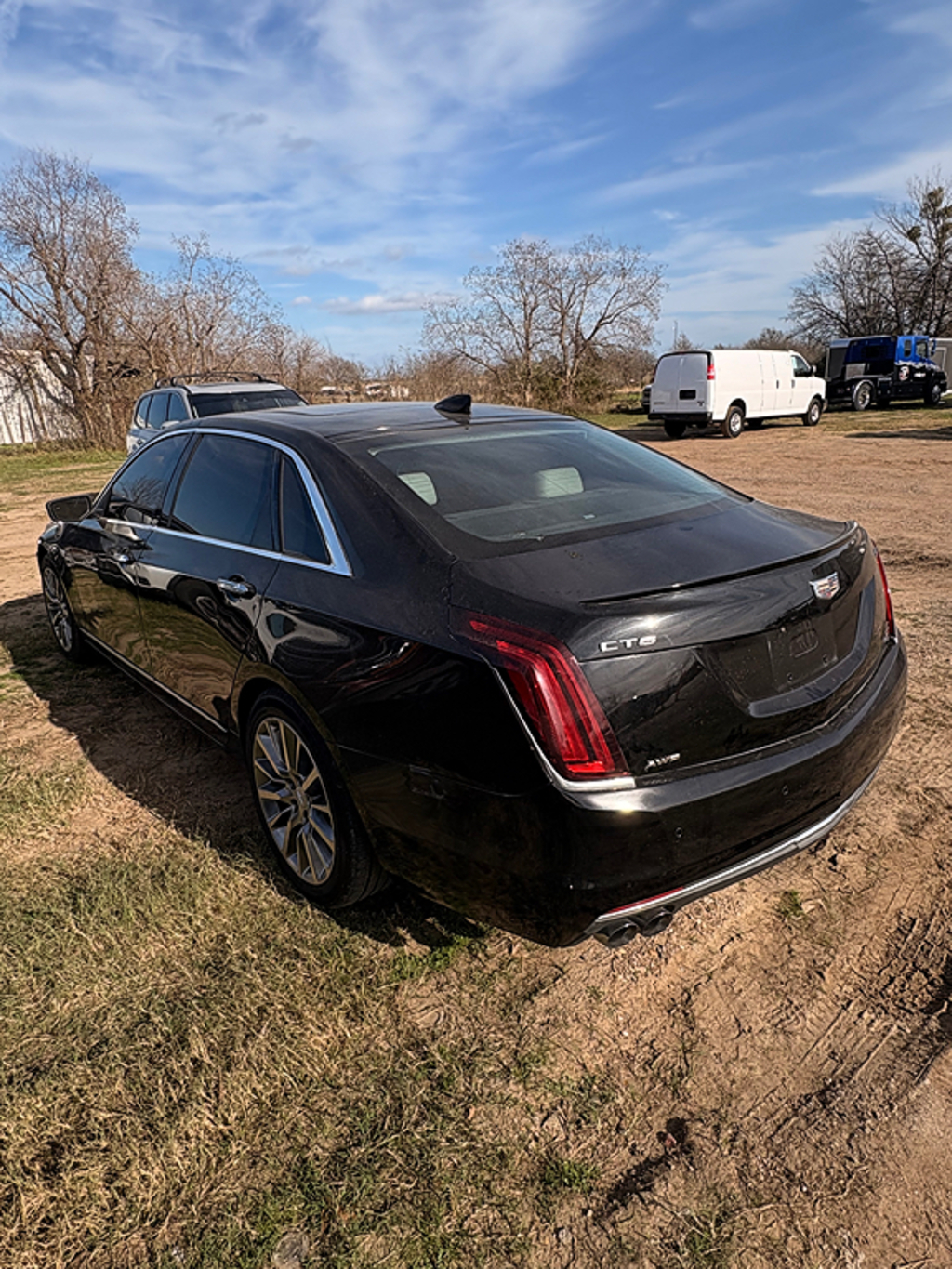 Additional photo of vehicle.