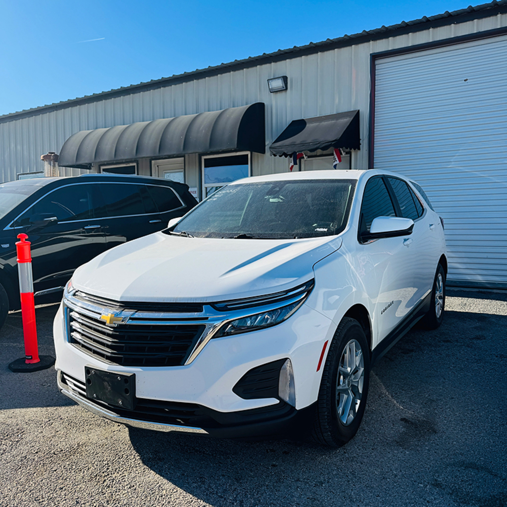2022 Chevrolet Equinox LT's photo