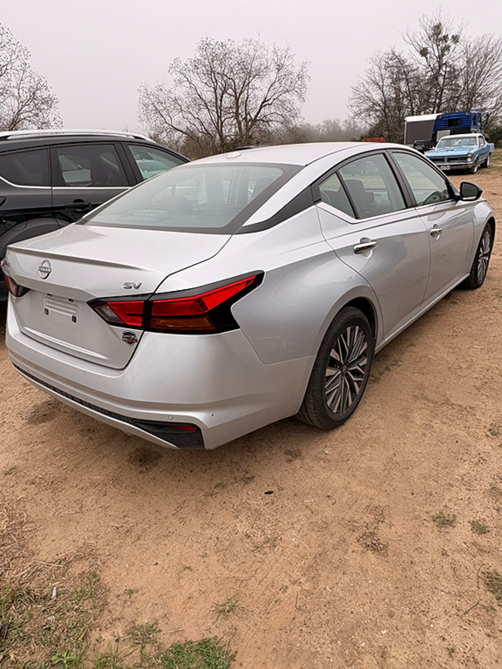 Additional photo of vehicle.