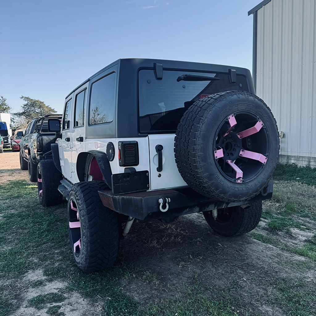 Additional photo of vehicle.