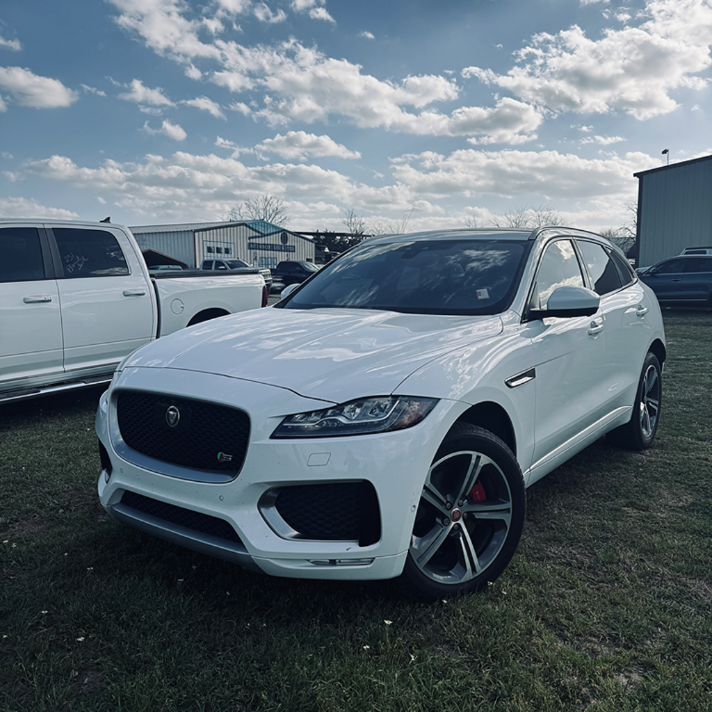 Photo of 2018 JAGUAR F-PACE