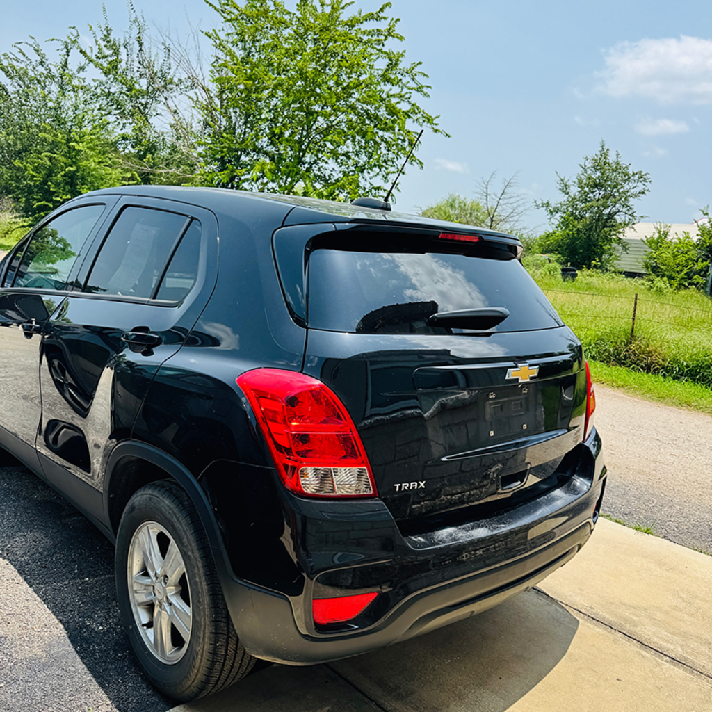 Additional photo of vehicle.