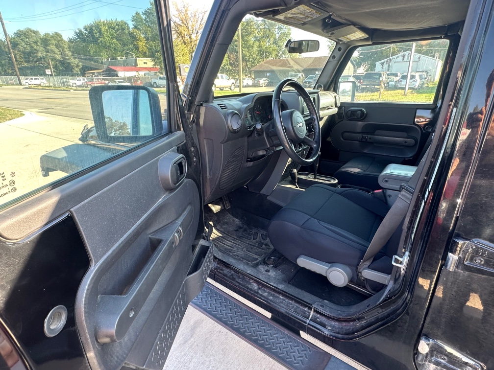 Additional photo of vehicle.