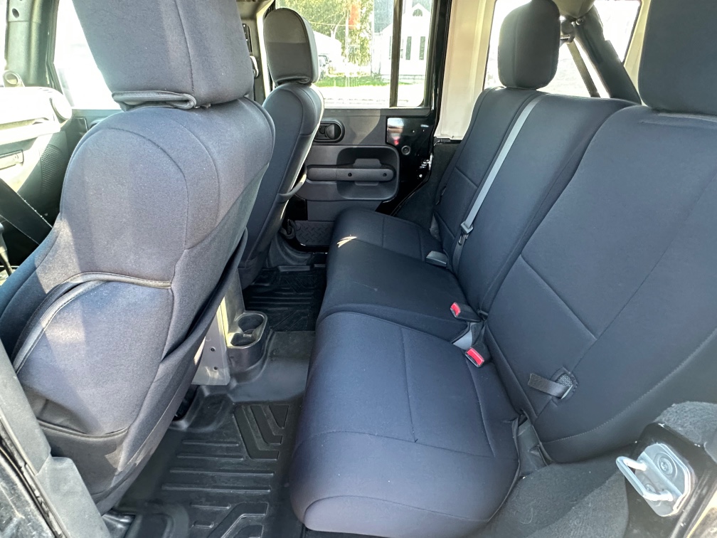 Additional photo of vehicle.