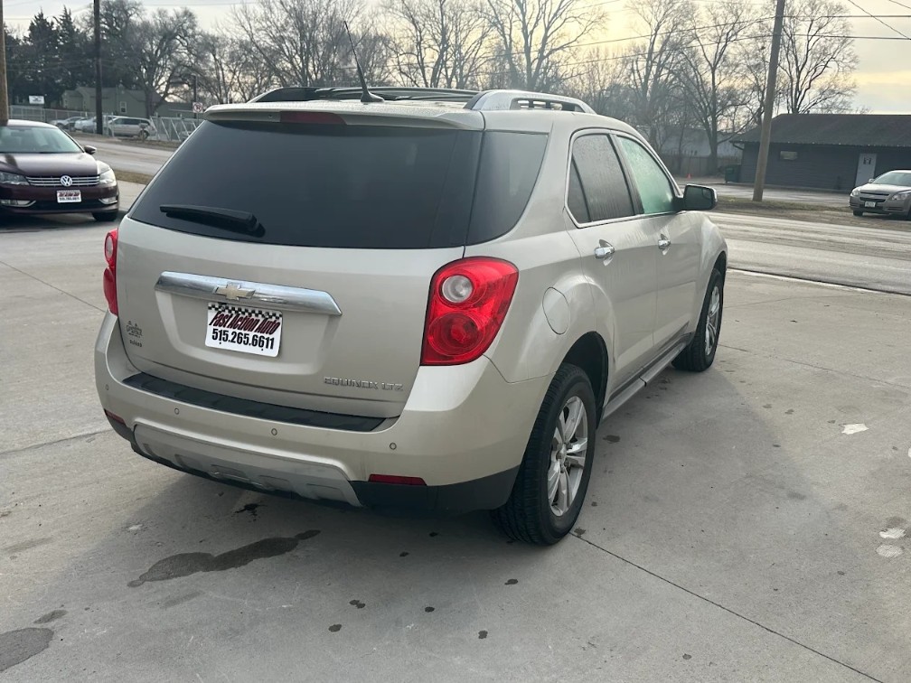 Additional photo of vehicle.