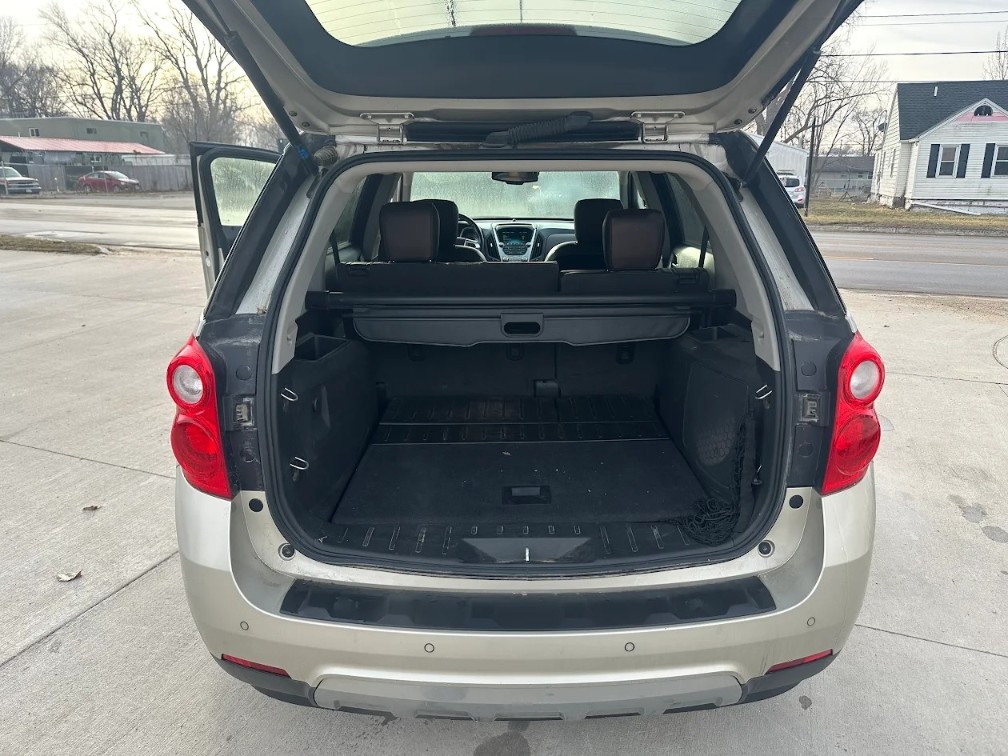 Additional photo of vehicle.