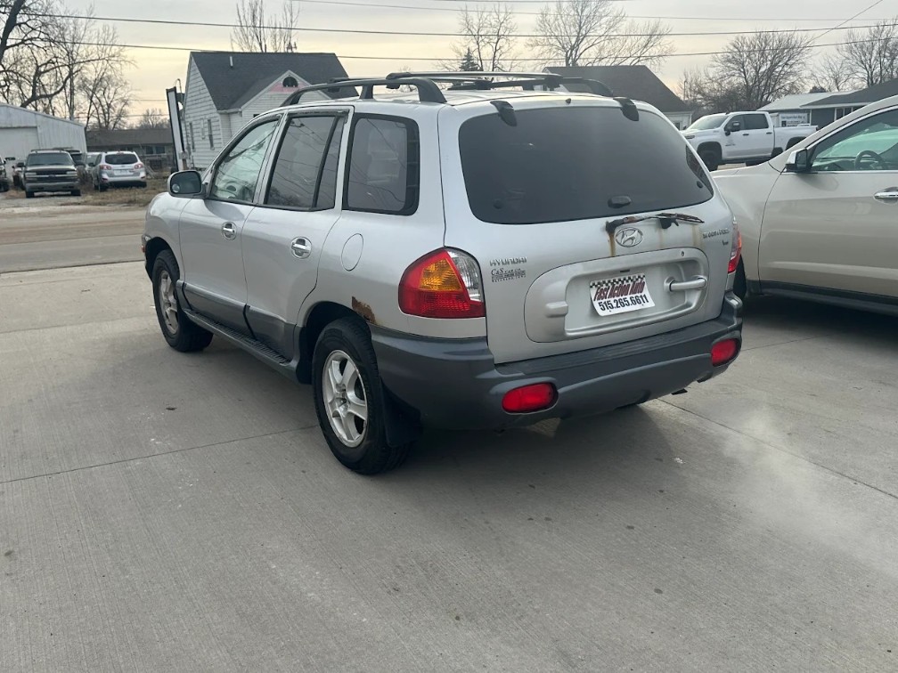 Additional photo of vehicle.