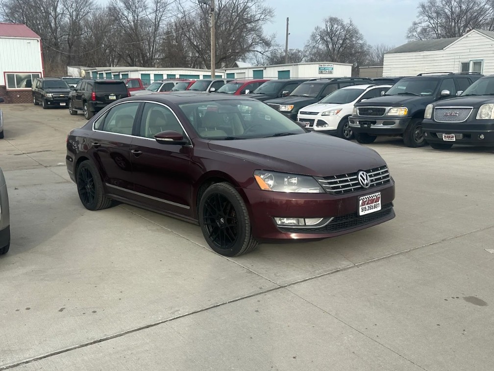 2012 Volkswagen Passat SE's photo