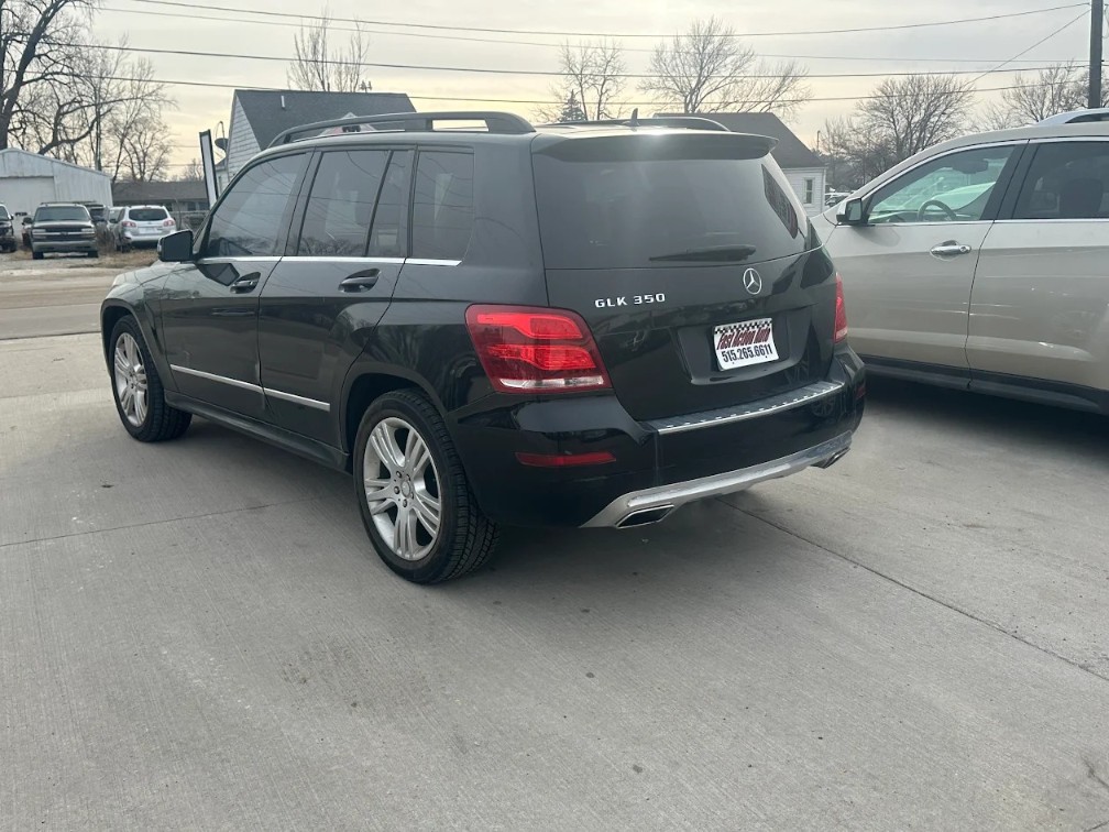 Additional photo of vehicle.