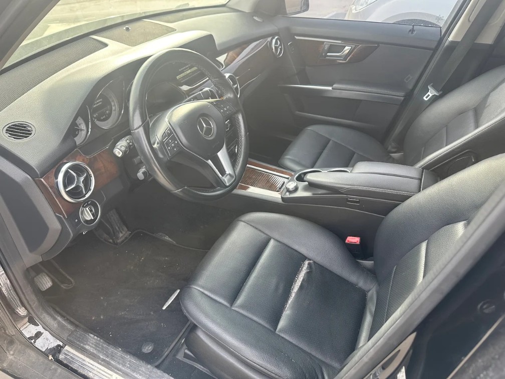 Additional photo of vehicle.