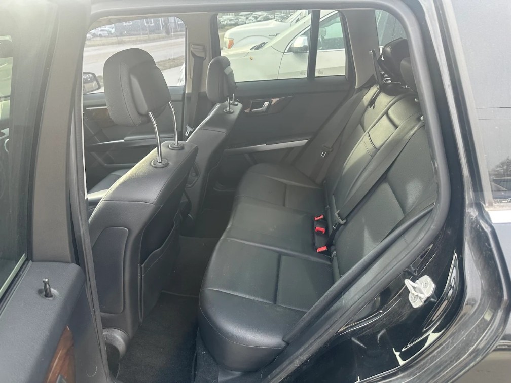 Additional photo of vehicle.