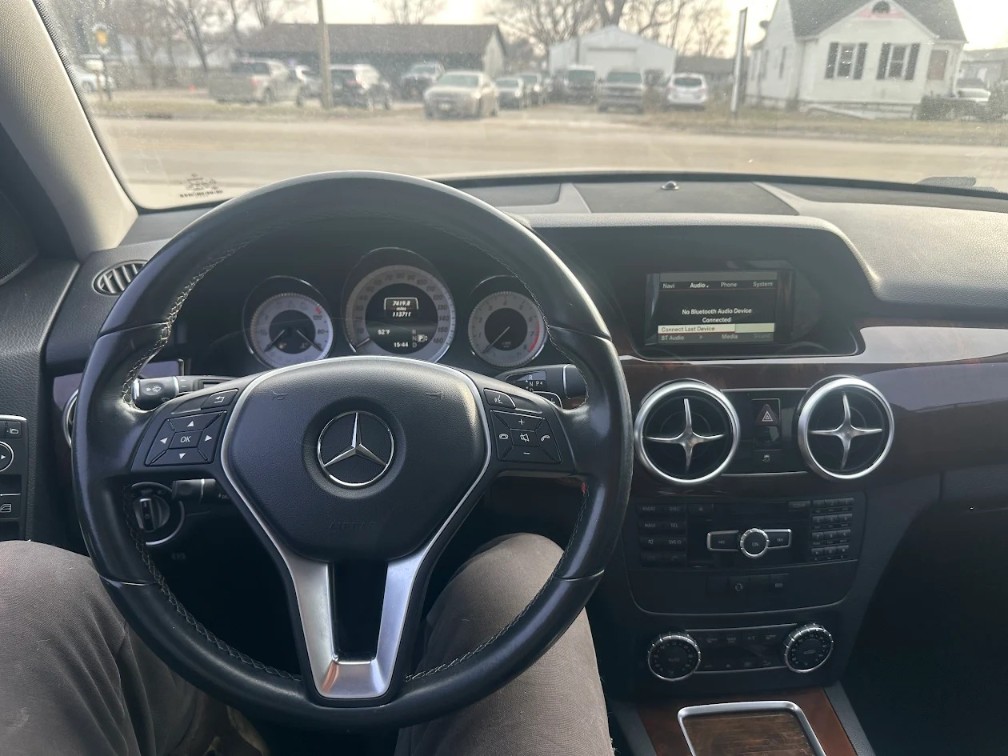 Additional photo of vehicle.