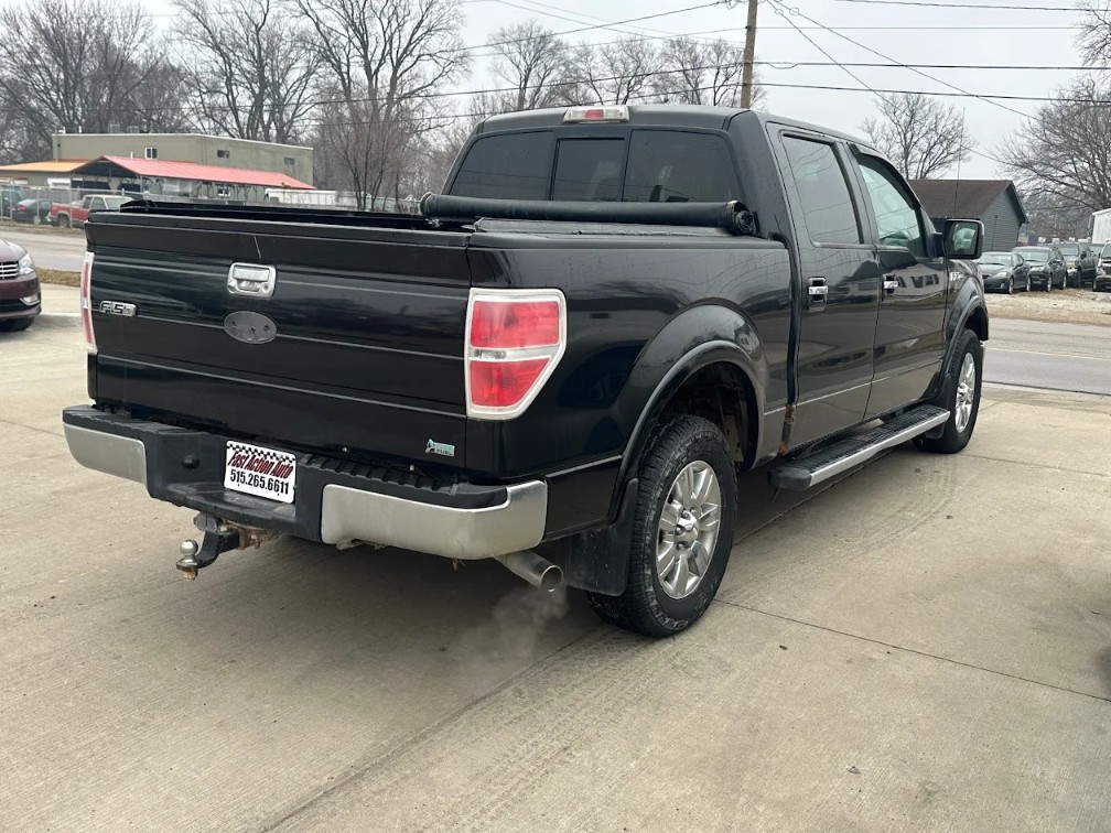 Additional photo of vehicle.