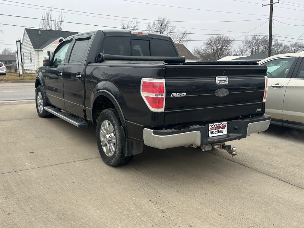 Additional photo of vehicle.