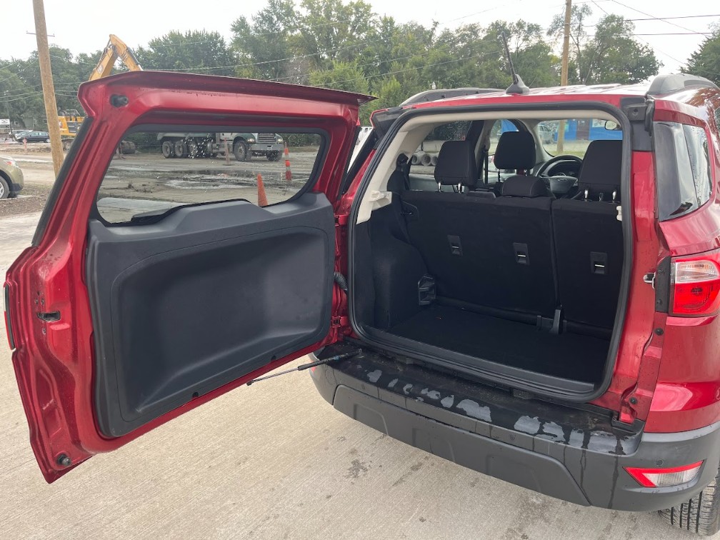 Additional photo of vehicle.