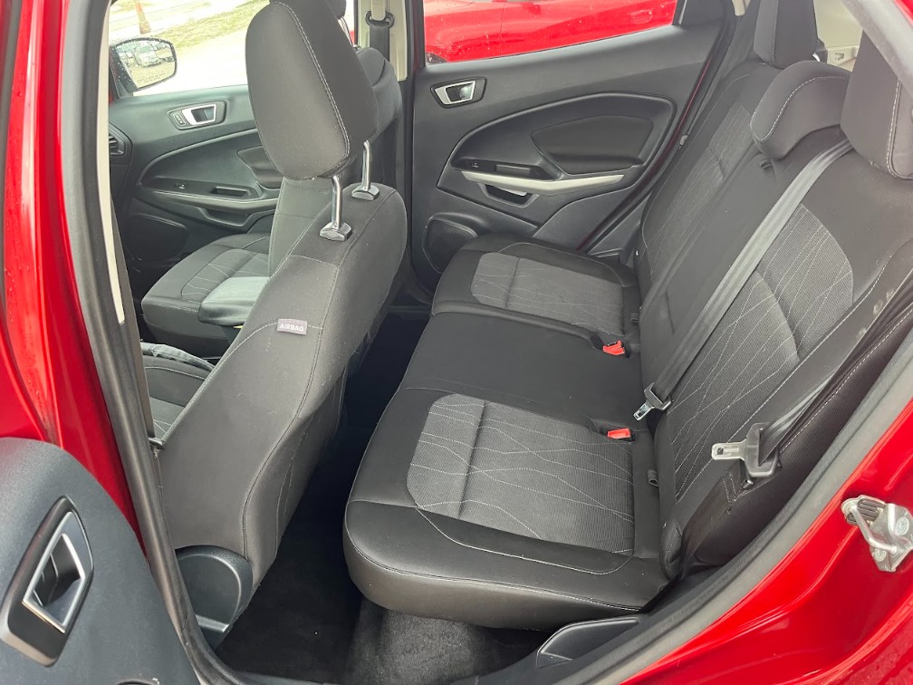 Additional photo of vehicle.