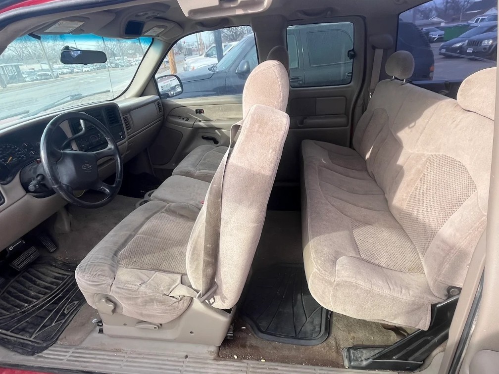 Additional photo of vehicle.