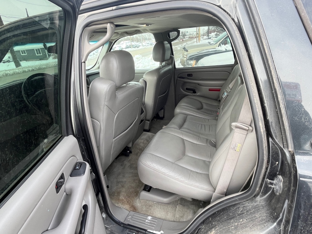 Additional photo of vehicle.