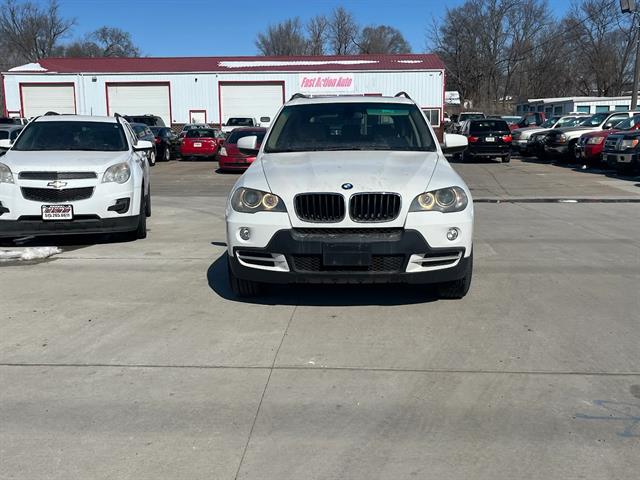 Additional photo of vehicle.