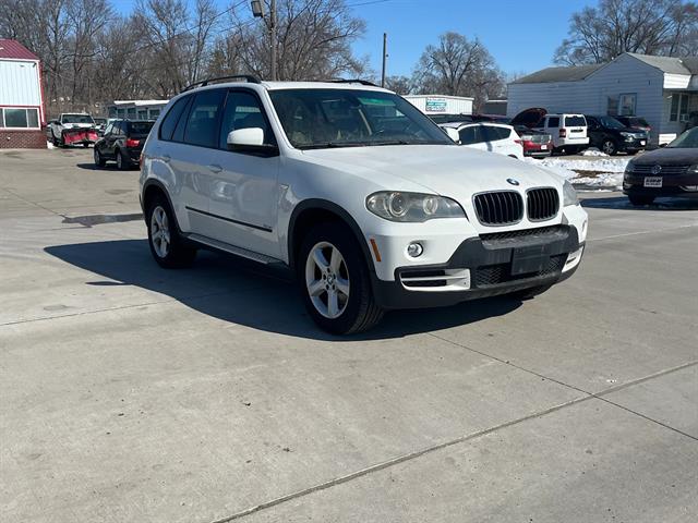 Additional photo of vehicle.