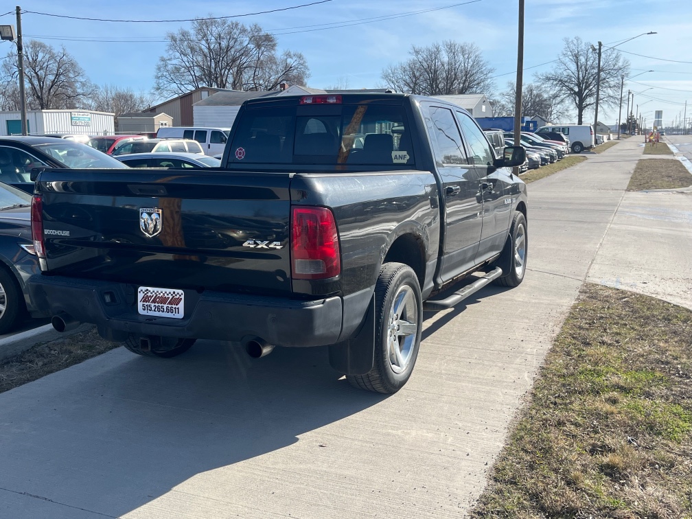 Additional photo of vehicle.