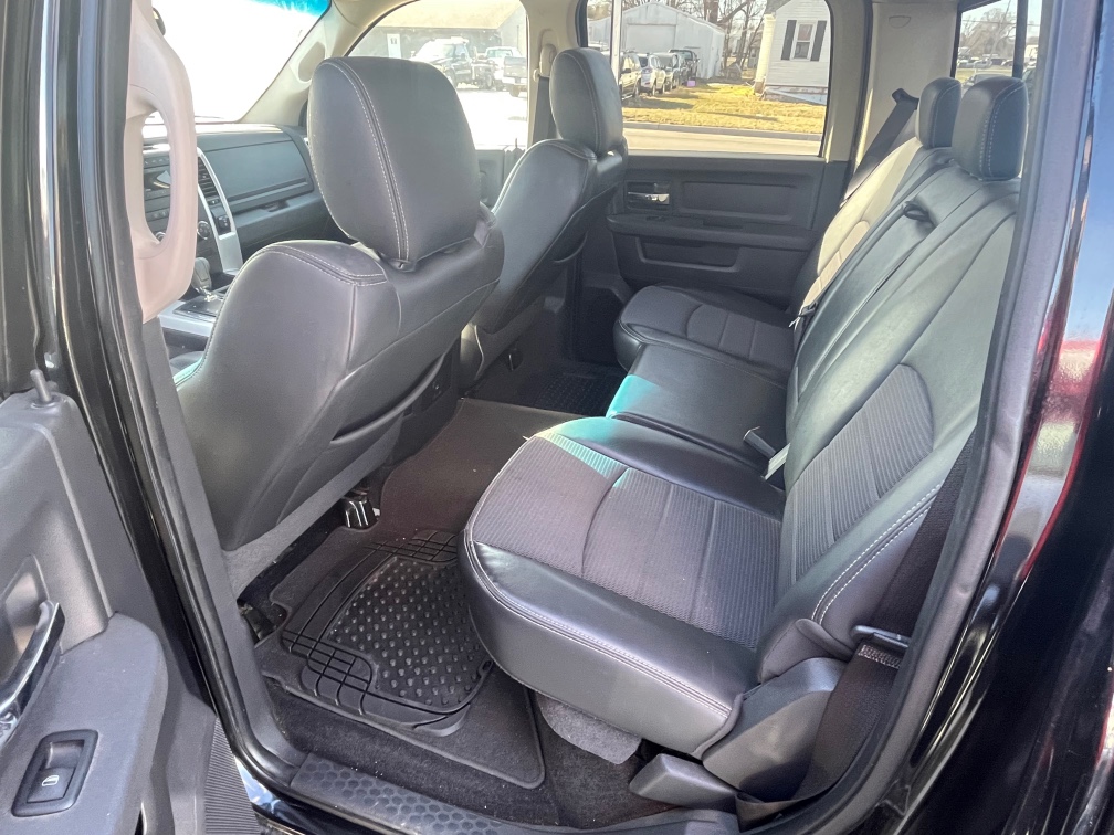 Additional photo of vehicle.