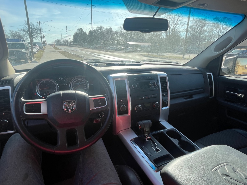 Additional photo of vehicle.