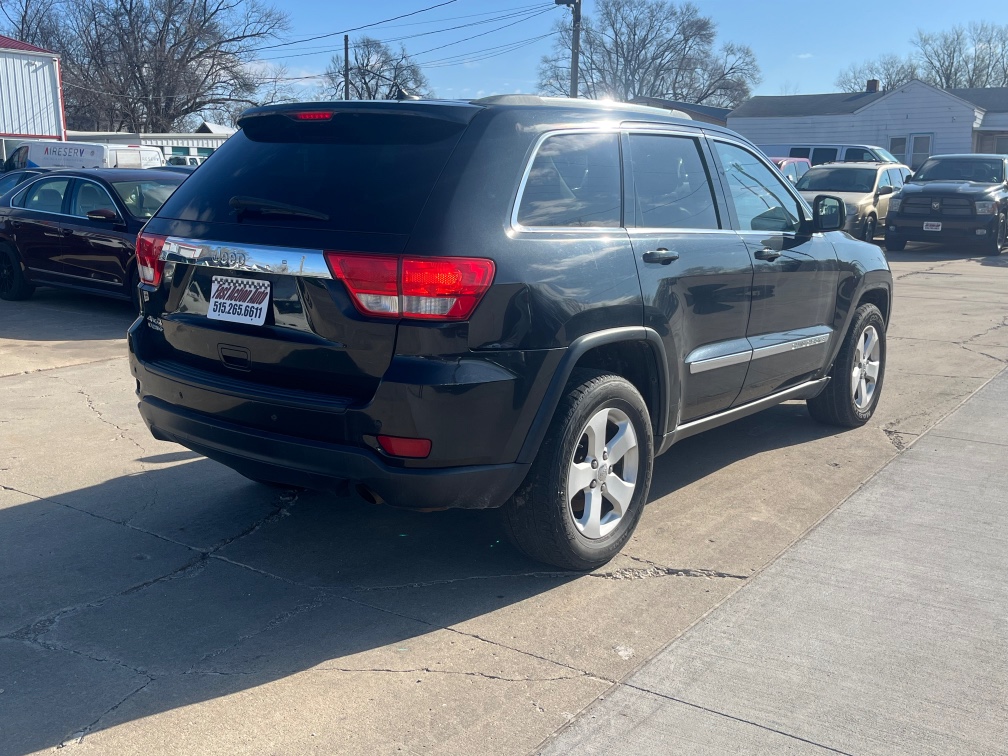 Additional photo of vehicle.