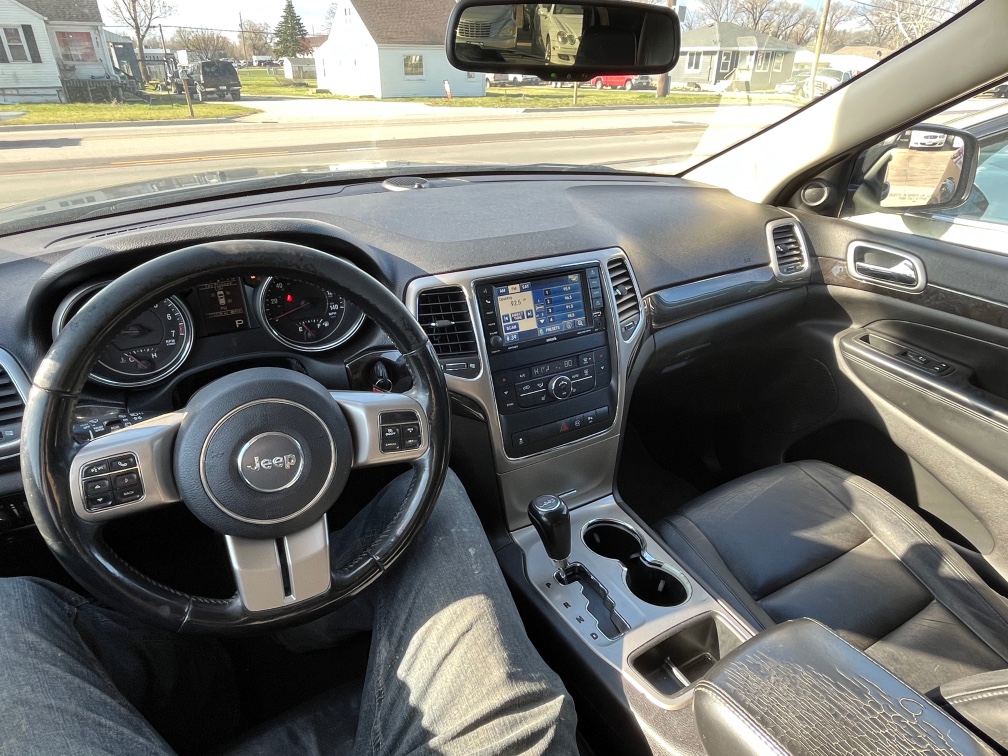 Additional photo of vehicle.