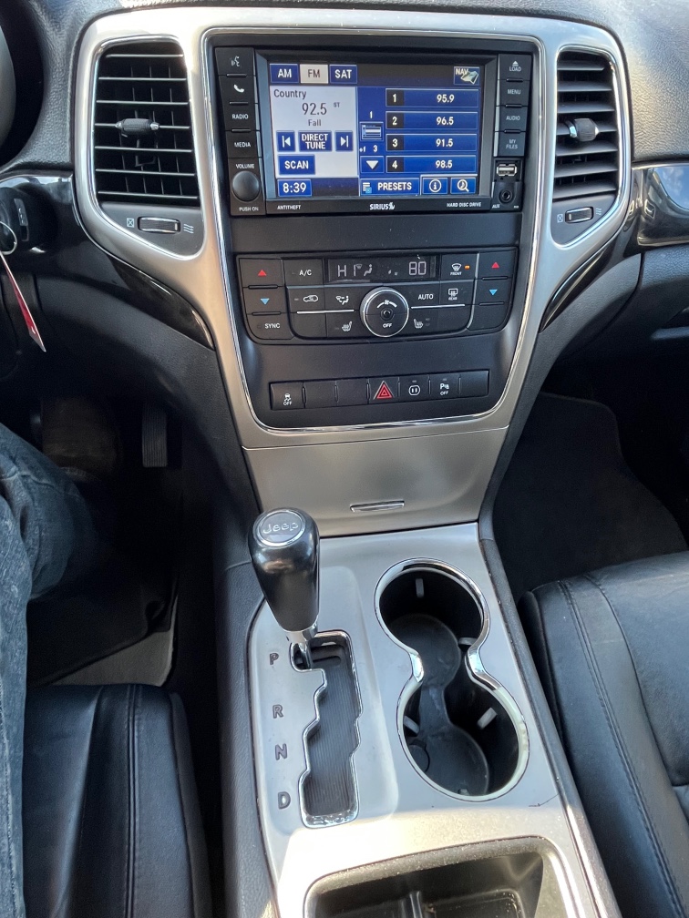 Additional photo of vehicle.