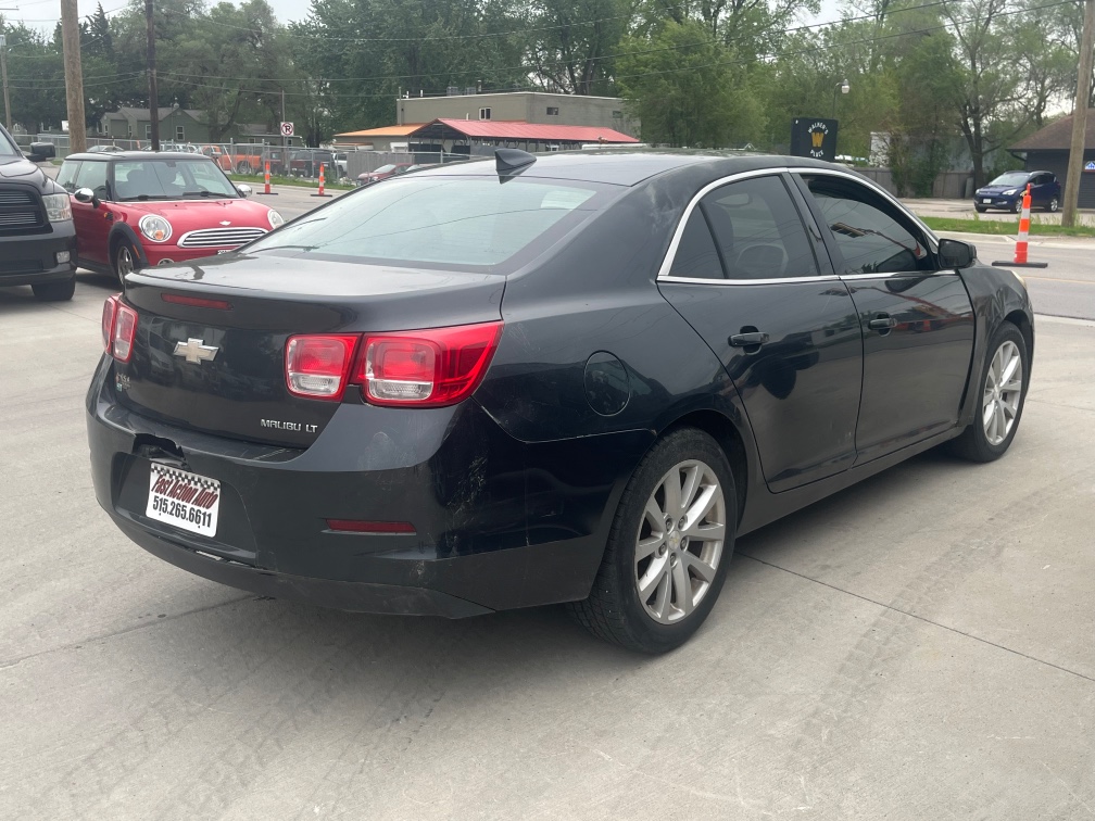 Additional photo of vehicle.