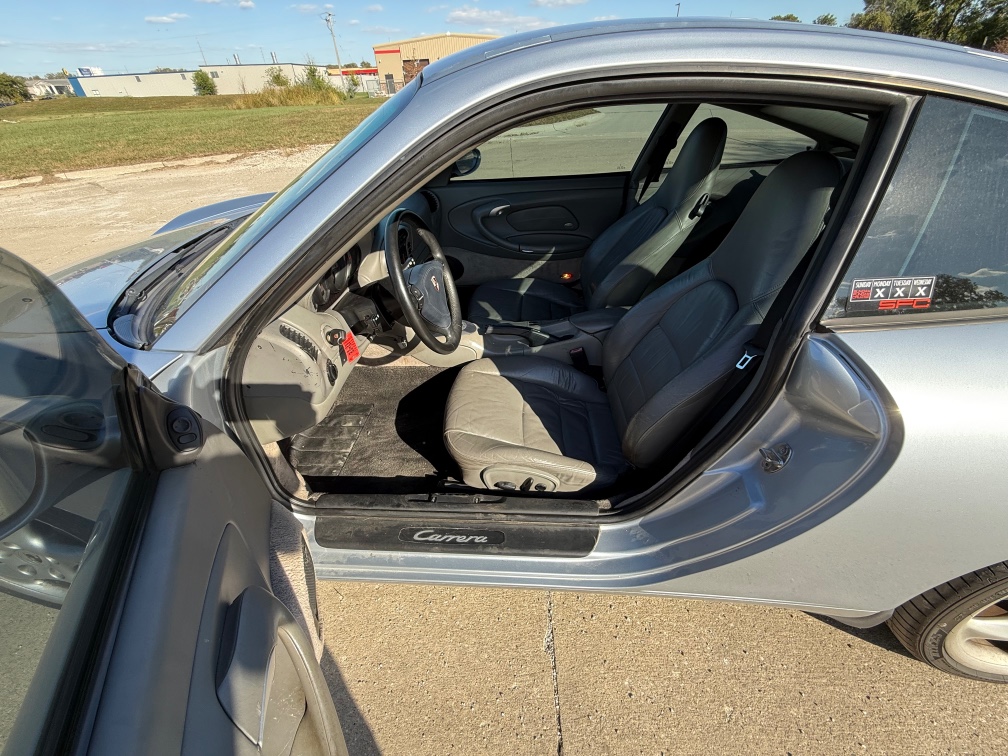 Additional photo of vehicle.