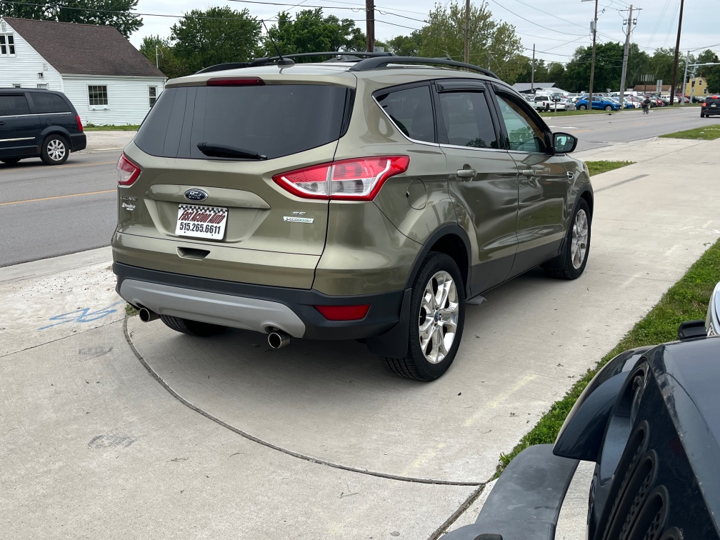 Additional photo of vehicle.